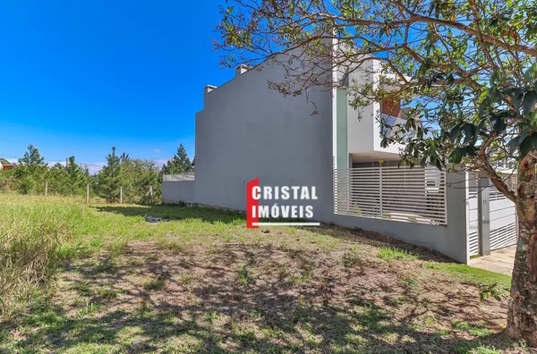 Terreno a venda no Bairro Guarujá em Porto Alegre