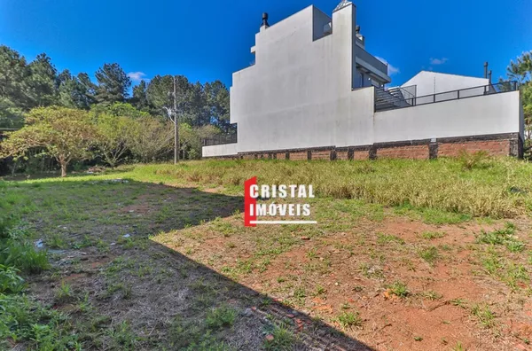 Terreno a venda no Bairro Guarujá em Porto Alegre