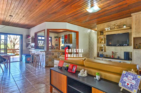 Casa  2 dormitórios a venda no Bairro Hípica em Porto Alegre