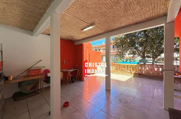 Casa 3 dormitórios a venda no Bairro Vila Nova em Porto Alegre