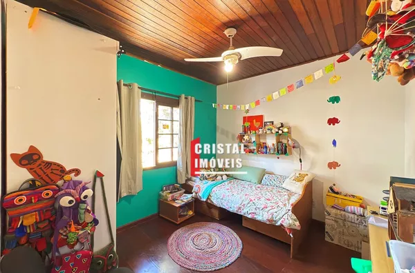 Casa 3 dormitórios a venda no Bairro Vila Nova em Porto Alegre