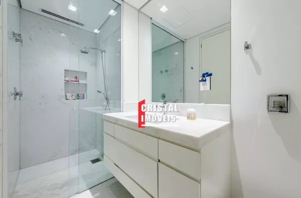 Apartamento 4 dormitórios a venda no Bairro Três Figueiras em Porto Alegre