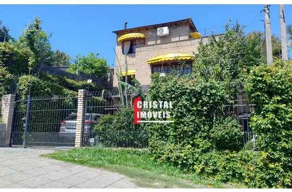 Casa 4 dormitórios a venda no Bairro Cristal em Porto Alegre