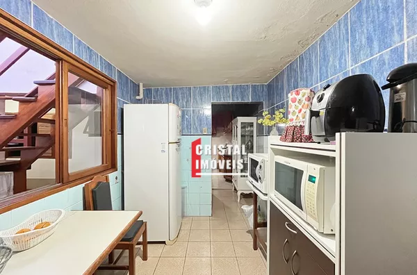 Casa 2 dormitórios a venda no Bairro Vila Nova em Porto Alegre