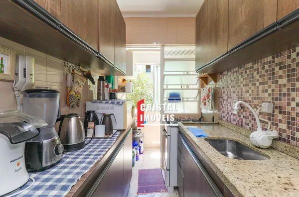 Apartamento 2 dormitórios a venda no Bairro Camaquã em Porto Alegre