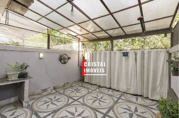 Casa 3 dormitórios a venda no Bairro Guarujá em Porto Alegre