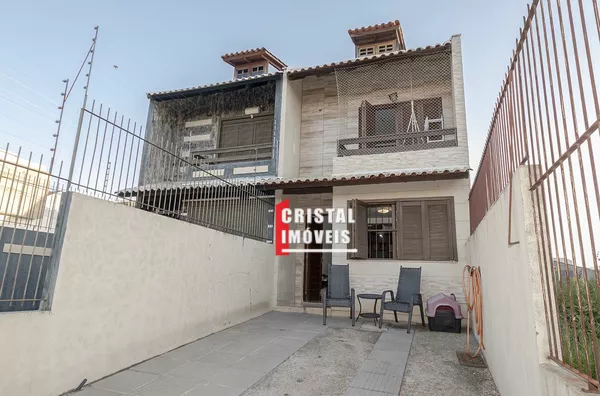 Casa 3 dormitórios a venda no Bairro Guarujá em Porto Alegre