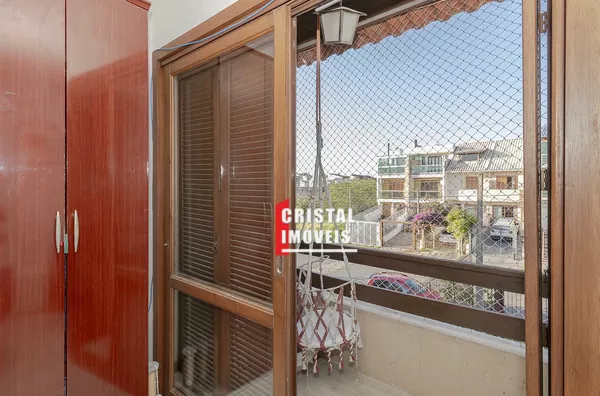 Casa 3 dormitórios a venda no Bairro Guarujá em Porto Alegre