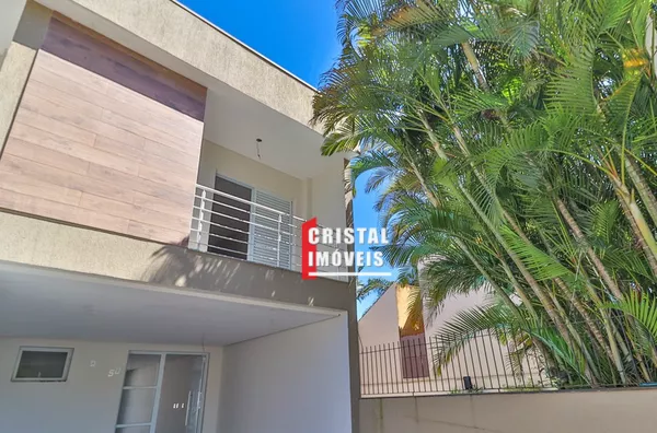 Casa 3 dormitórios com vaga a venda no Bairro Ipanema em Porto Alegre