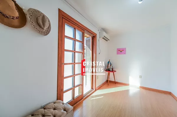 Casa em Condomínio 2 dormitórios a venda no Bairro Hípica em Porto Alegre