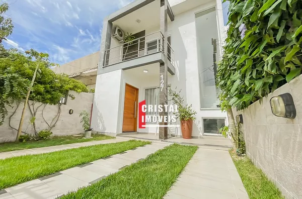 Casa  3 dormitórios com suíte a venda no Bairro Hípica em Porto Alegre