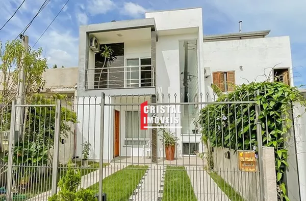 Casa  3 dormitórios com suíte a venda no Bairro Hípica em Porto Alegre