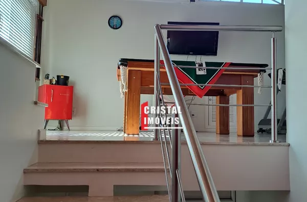 Casa 4 dormitórios a venda no Bairro Cristal em Porto Alegre