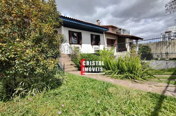 Casa 3 dormitórios com Suíte e piscina  no Bairro Cristal