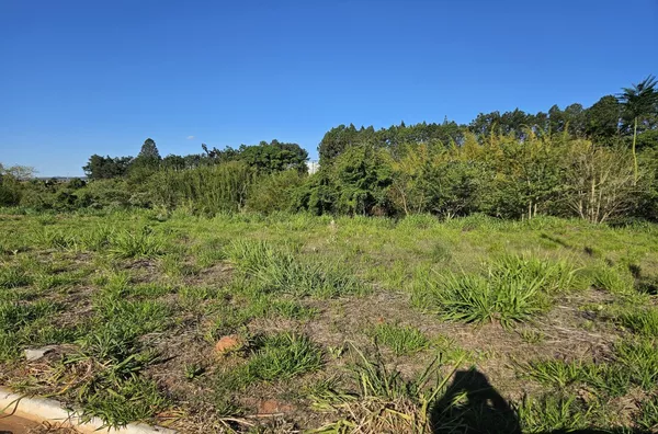 Terreno comercial na avenida principal do Residencial Portal Das Águas, Amparo-SP