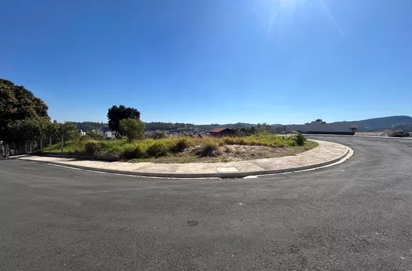 Terreno em localização privilegiada no Jd. Alberto! Amparo/SP