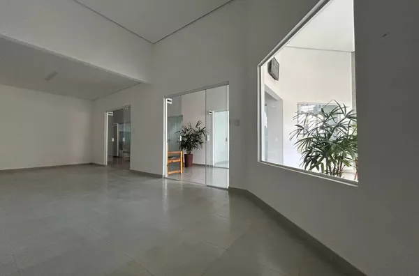 Sala comercial na Galeria Mostardas em Monte Alegre do Sul!