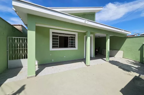 Casa c/ 02 dormitórios em excelente localização! Amparo-SP