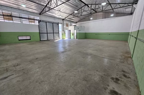 Barracão C/ 180m² para locação em excelente localização! Amparo-SP - Foto 4
