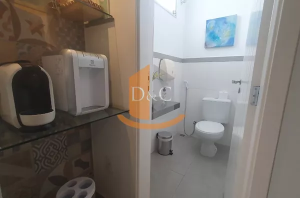 Sala comercial no Centro! Amparo-SP (Consultório já estruturado).