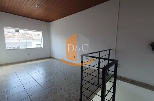 Ponto comercial para locação no Centro! 