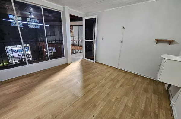 Sala comercial para locação em Galeria! 