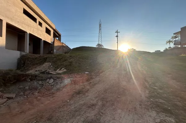 Terreno com vista espetacular no Residencial Villagio Di Fiori! Amparo/SP