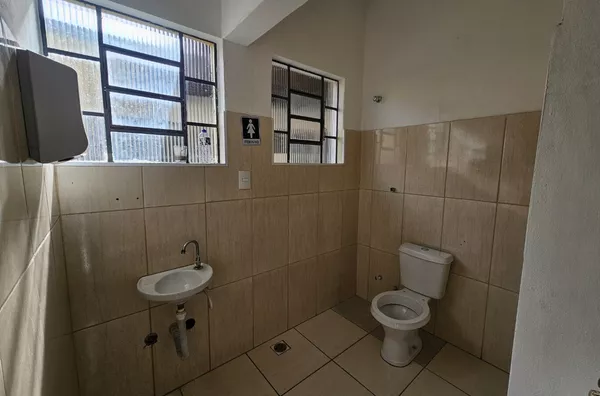 Salão comercial no Pq. Modelo! 