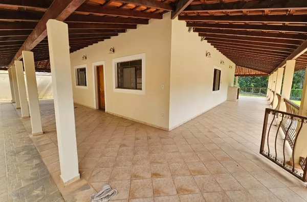 Linda chácara no Jardim Cachoeira! (02 casas) Amparo-SP