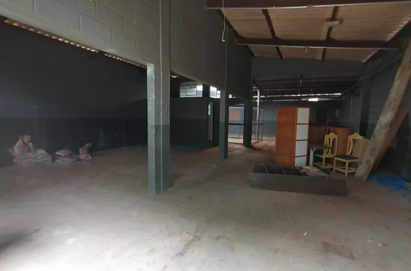 Barracão no Pq. Modelo! 