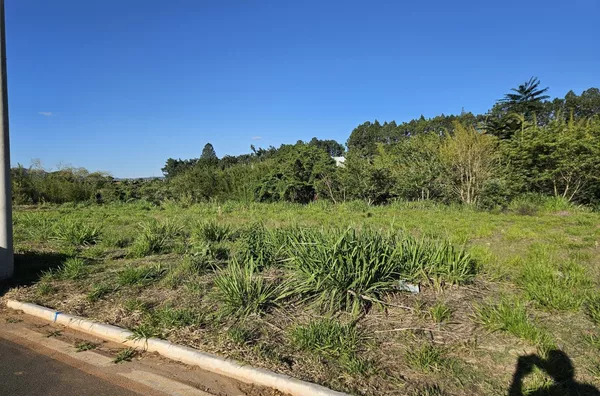 Terreno comercial na avenida principal do Residencial Portal Das Águas, Amparo-SP
