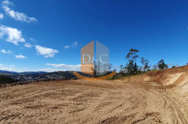 Linda propriedade à venda! Próximo à cidade. 