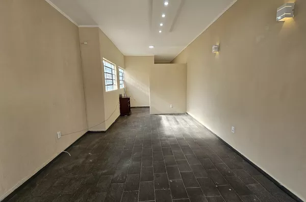 Salão comercial no Pq. Modelo! 