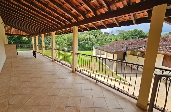 Linda chácara no Jardim Cachoeira! (02 casas) Amparo-SP