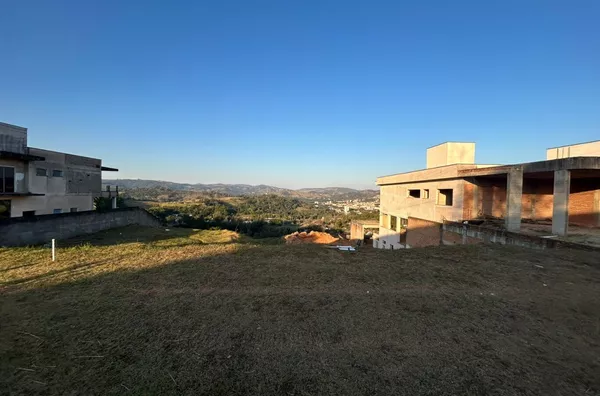 Terreno com vista espetacular no Residencial Villagio Di Fiori! Amparo/SP