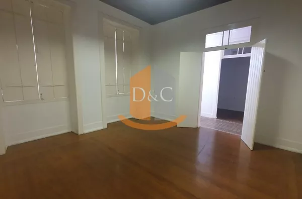 Imóvel histórico no Centro! Localização privilegiada. 