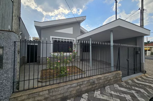 Casa para aluguel com 03 dormitórios,  Centro, Amparo