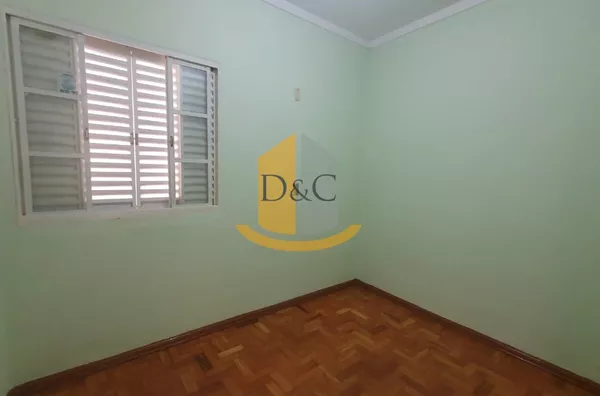 Casa c/ Edícula à venda no São Judas! Investimento. Amparo-SP