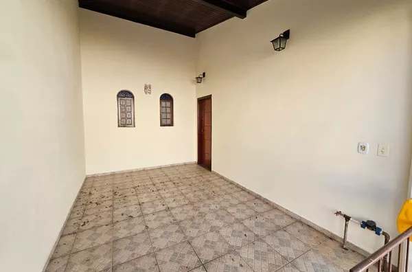 Ótima casa à venda no Centro! Amparo-SP - OPORTUNIDADE - Foto 2