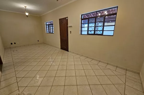 Linda chácara no Jardim Cachoeira! (02 casas) Amparo-SP