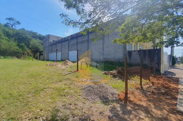 Terreno comercial no Jardim Camandocaia! 510m² 