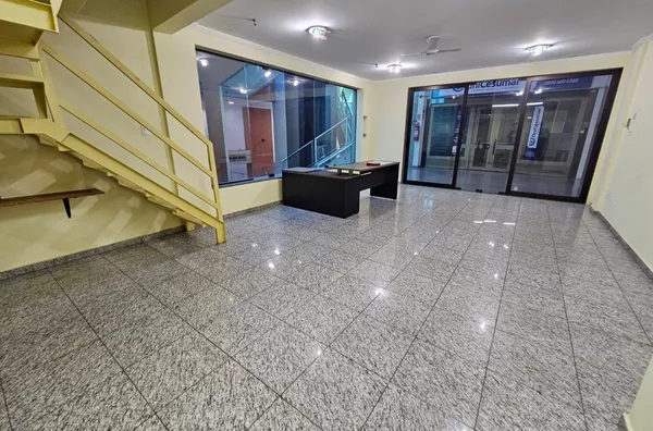 Excelente sala comercial na Galeria 13! Amparo-SP