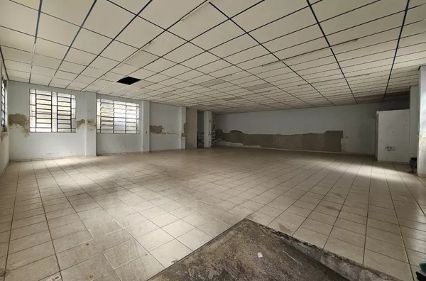 Barracão para locação no Centro! Amparo/SP