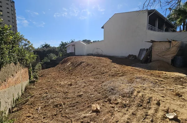 Terreno em localização privilegiada no Jardim Silvana! Amparo-SP