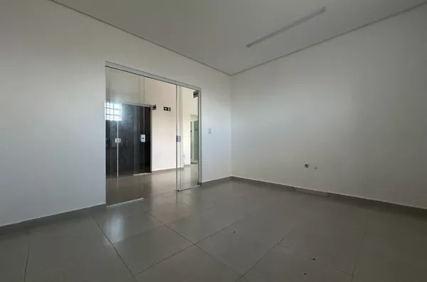 Sala comercial na Galeria Mostardas em Monte Alegre do Sul!