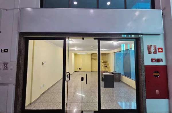Excelente sala comercial na Galeria 13! Amparo-SP