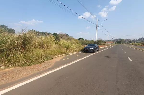 Terreno comercial na avenida principal do Residencial Portal Das Águas, Amparo-SP - Foto 7