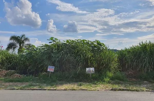 Terreno para venda - Bairro Jardim Estância Suiça- Serra Negra