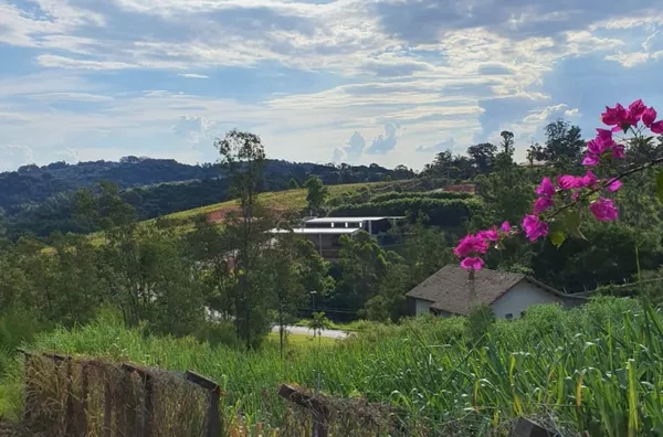 Terreno para venda - Bairro Jardim Estância Suiça- Serra Negra