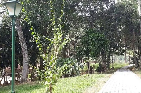 Fazenda com sede centenária!